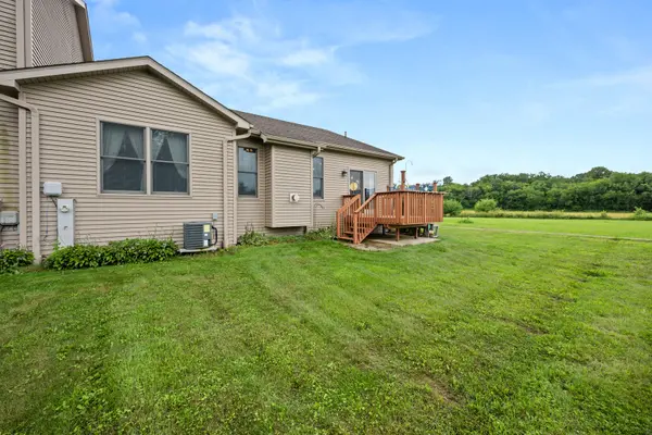1350 Ridge DR, Sycamore, IL 60178