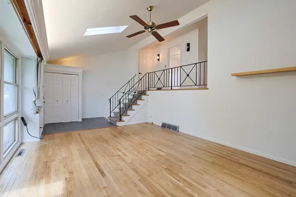 924 N Milwaukee AVE #D, Libertyville, IL 60048