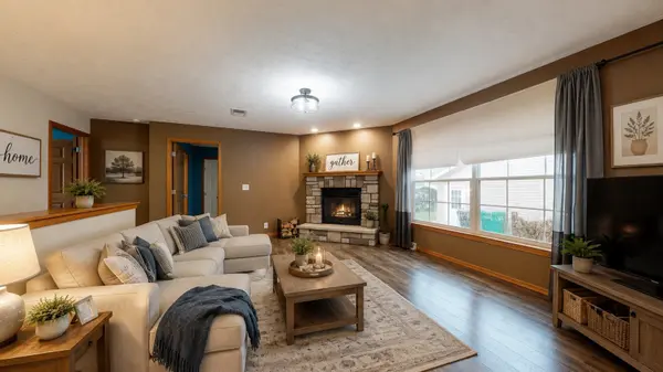 105 N Oak ST, Villa Grove, IL 61956