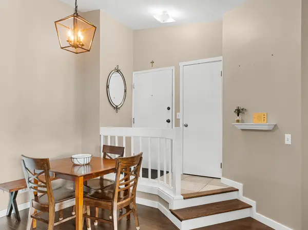 1565 Raymond DR #203, Naperville, IL 60563
