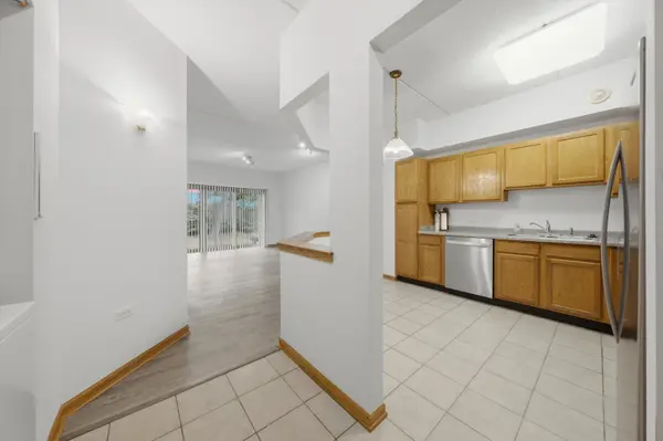 515 Main ST #203, West Chicago, IL 60185