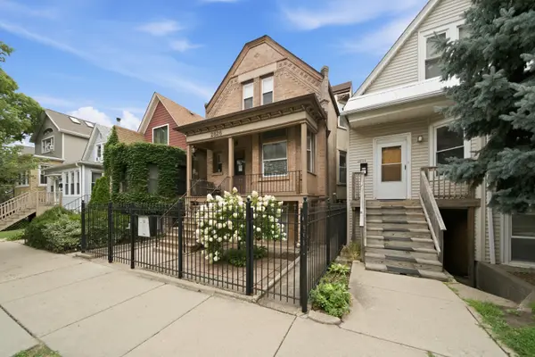 2826 W Wellington AVE, Chicago, IL 60618
