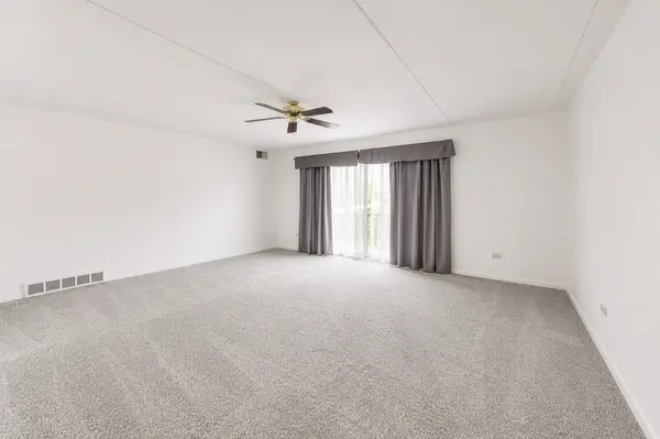 18559 Escanaba AVE #101, Lansing, IL 60438