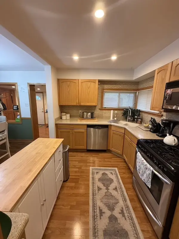 8253 N Washington ST, Niles, IL 60714