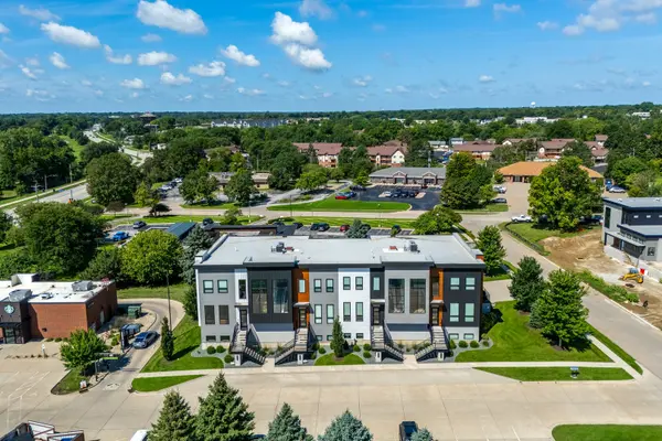 3255 Palmer Hills CT #0, Bettendorf, IA 52722