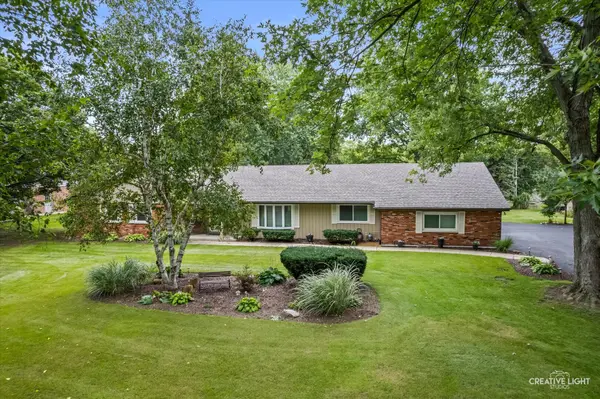 120 Riverview CT, Oswego, IL 60543