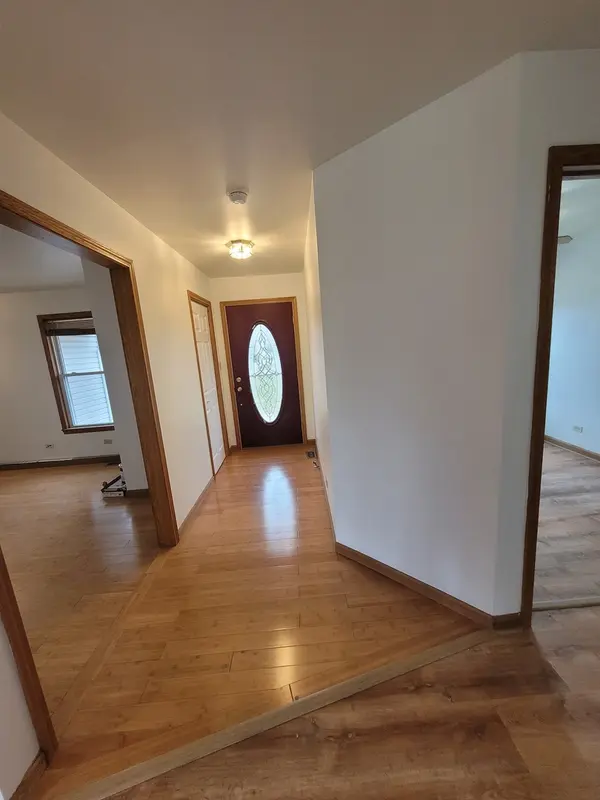 364 N Everett DR, Palatine, IL 60074