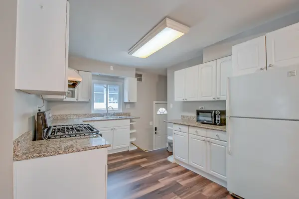 3110 W JARVIS AVE, Chicago, IL 60645