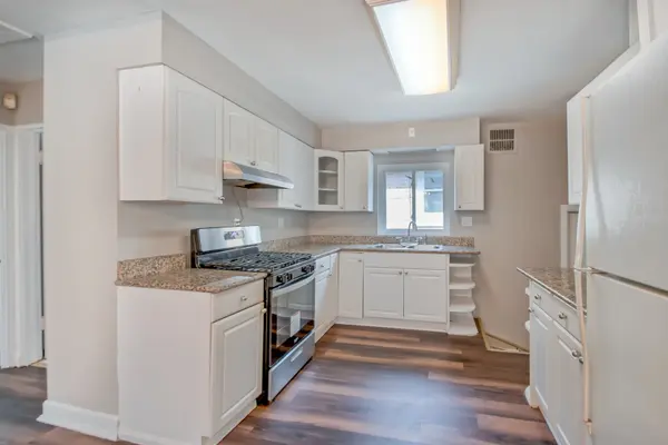3110 W JARVIS AVE, Chicago, IL 60645