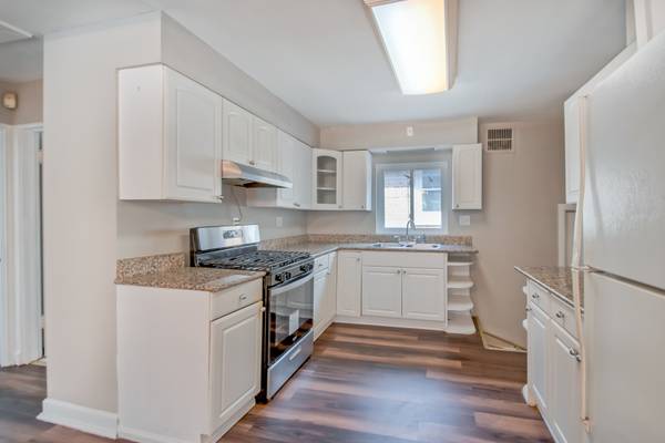 3110 W JARVIS AVE, Chicago, IL 60645