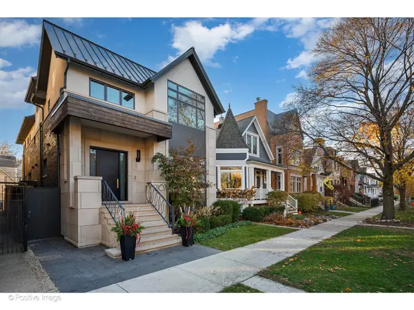 2107 W Bradley PL, Chicago, IL 60618