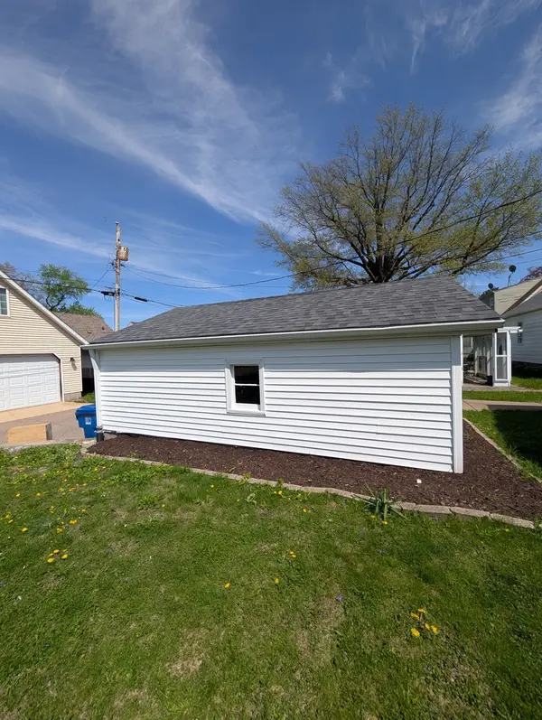 2505 23RD Avenue B AVE, Moline, IL 61265