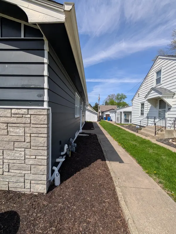2505 23RD Avenue B AVE, Moline, IL 61265
