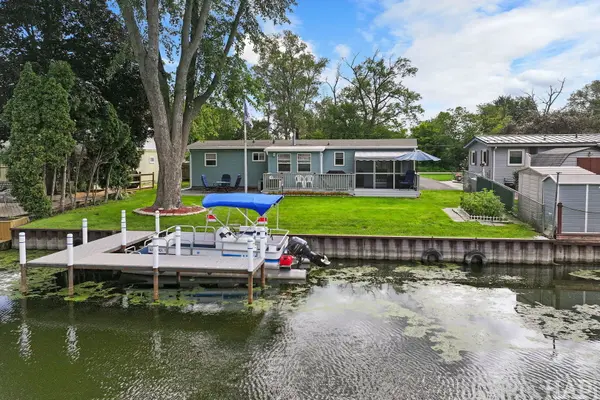 614 Livingston ST, Mchenry, IL 60050