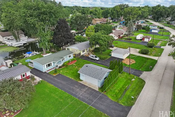 614 Livingston ST, Mchenry, IL 60050