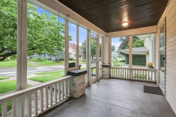 2015 Tremont AVE, Davenport, IA 50803