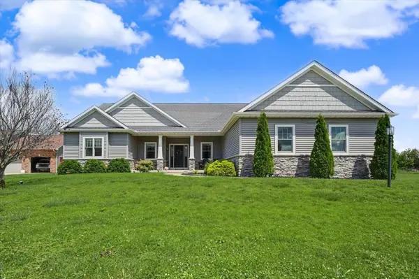 100 Weldon Springs RD, Monticello, IL 61856