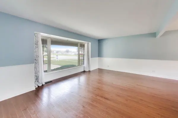 759 E Mill Valley RD, Palatine, IL 60074