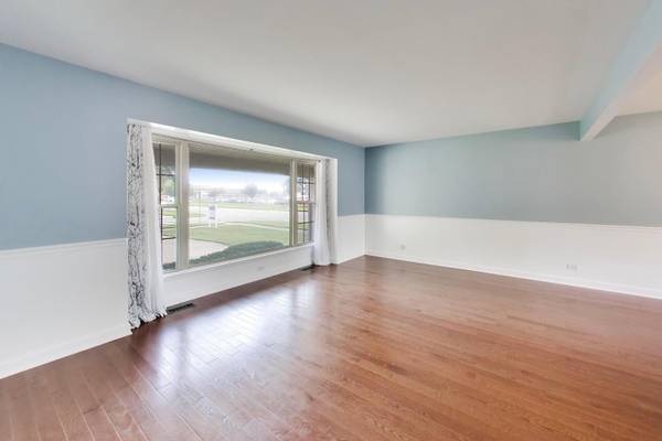 759 E Mill Valley RD, Palatine, IL 60074