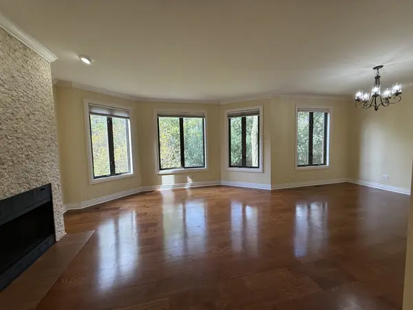 60 S Dee RD #G, Park Ridge, IL 60068