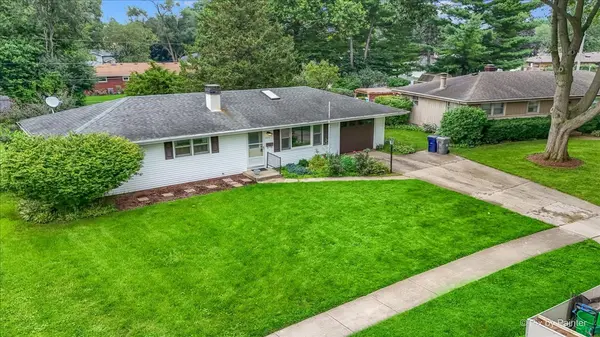 933 Carol AVE, Elgin, IL 60123