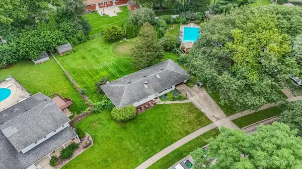 933 Carol AVE, Elgin, IL 60123