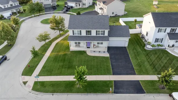 594 Camellia AVE, Aurora, IL 60505