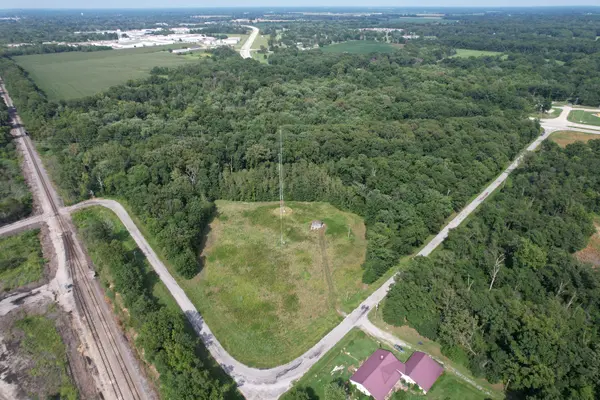 29823 Yard RD, Centralia, IL 62801