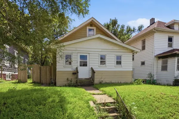 920 14th AVE, Rock Island, IL 61201