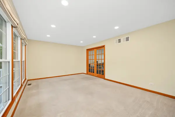 567 Hamilton AVE, Westmont, IL 60559