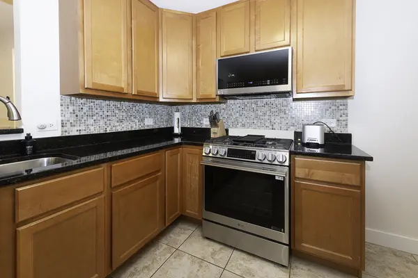 4030 N Mozart ST #2N, Chicago, IL 60618