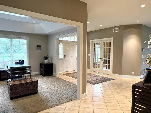 2307 Red Oak LN, Johnsburg, IL 60051