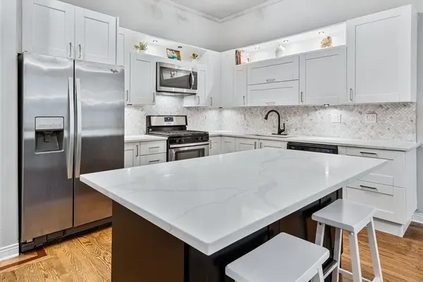 2626 N Lincoln AVE #303, Chicago, IL 60614