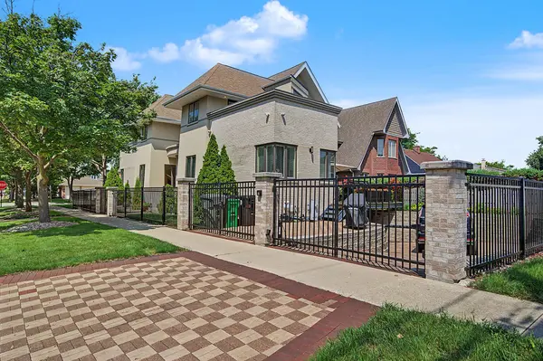 1915 S Washington AVE, Park Ridge, IL 60068