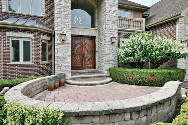 312 Felicia CT, Bloomingdale, IL 60108