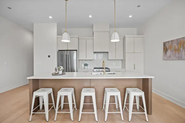 5340 N Lincoln AVE #201, Chicago, IL 60625