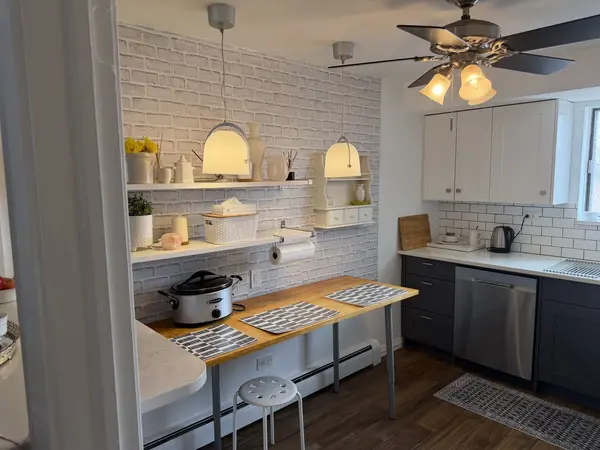 5321 N Delphia AVE #322, Chicago, IL 60656