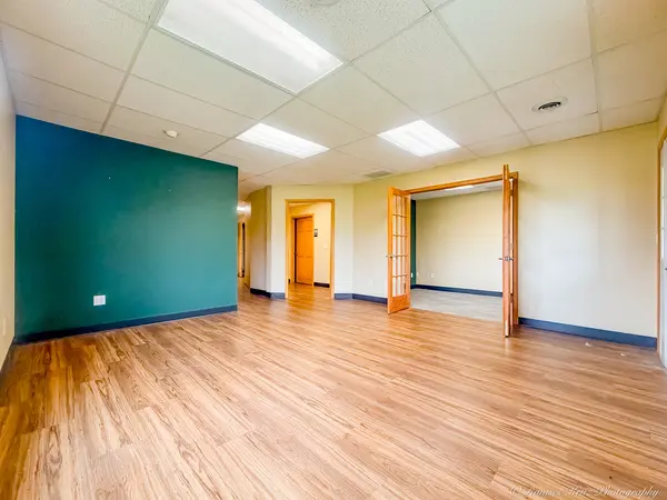2 Hankes RD #A, Aurora, IL 60506