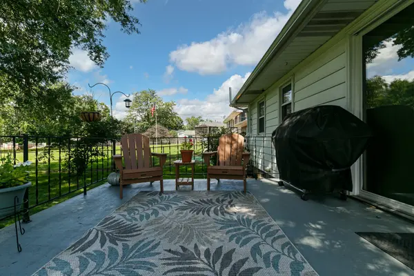 2115 W 38th PL, Davenport, IA 52806