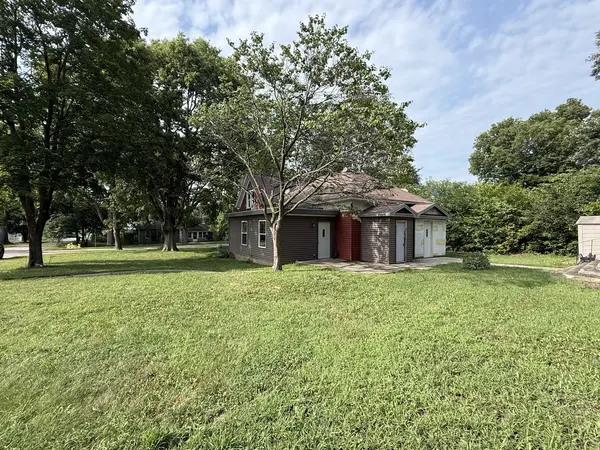 1012 Richard ST, Henry, IL 61537