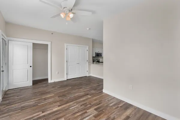 1164 Devils Glen RD #309, Bettendorf, IA 52722