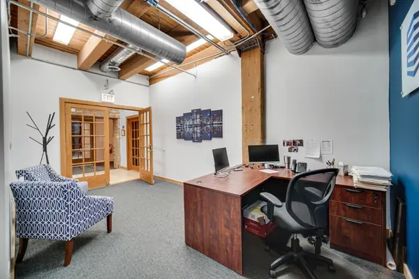 566 W Lake ST, Chicago, IL 60661