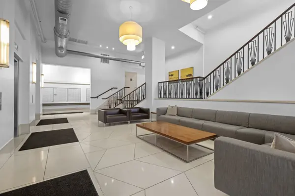 758 N Larrabee ST #425, Chicago, IL 60654