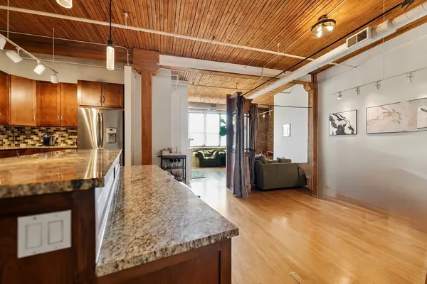 1725 W North AVE #402, Chicago, IL 60622