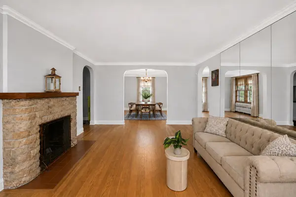 10505 S Leavitt ST, Chicago, IL 60643