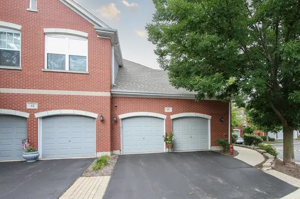 44 Lakebreeze CT, Lake Zurich, IL 60047