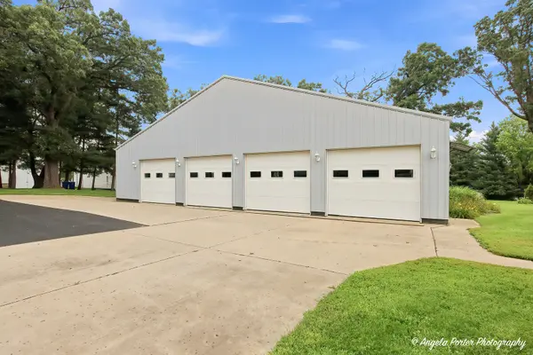 6424 Mccullom Lake RD, Wonder Lake, IL 60097