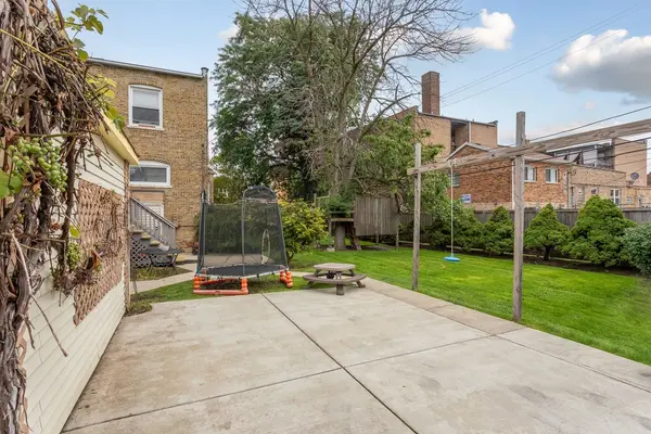 4019 W Wellington AVE, Chicago, IL 60641