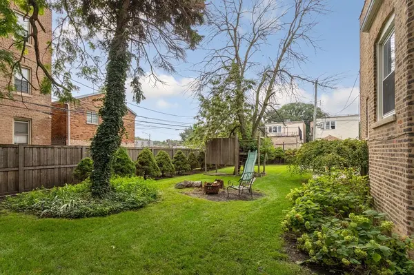 4019 W Wellington AVE, Chicago, IL 60641