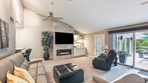 518 Homestead PL, Joliet, IL 60435